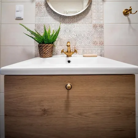 Apartament *
